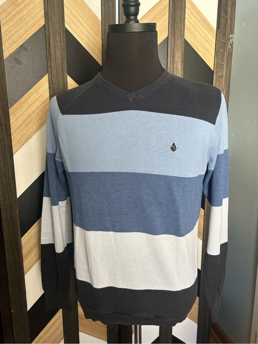 Volcom Men’s Lightweight Striped V-Neck Sweater